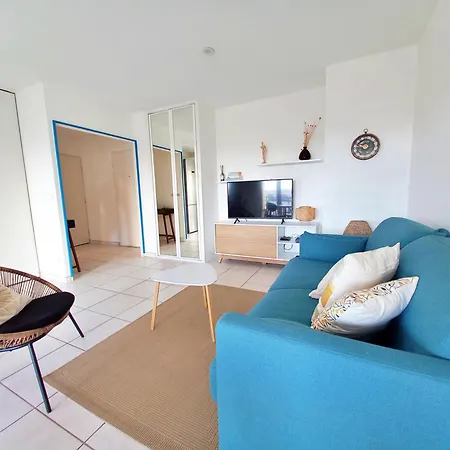 Apartmán 500m De La Mer- 4pers-piscine-parking-wifi- Clim Fréjus