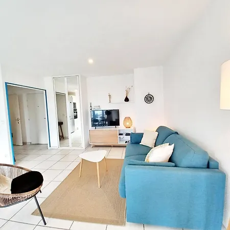 Apartamento 500m De La Mer- 4pers-piscine-parking-wifi- Clim Fréjus